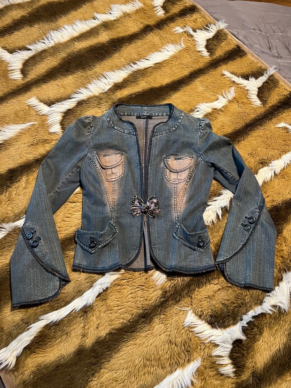JON Vintage Y2K Denim Jacket Womens S Blue Beaded Butterfly Closure Peplum